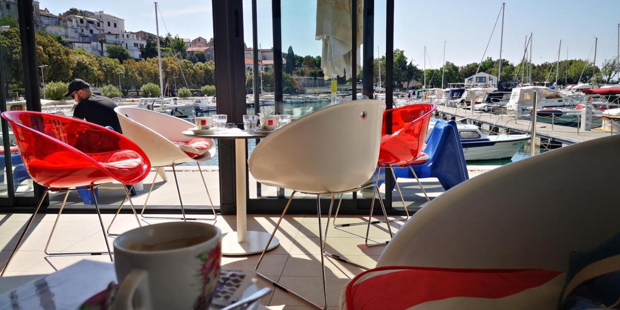 Marina Mel Appartement *